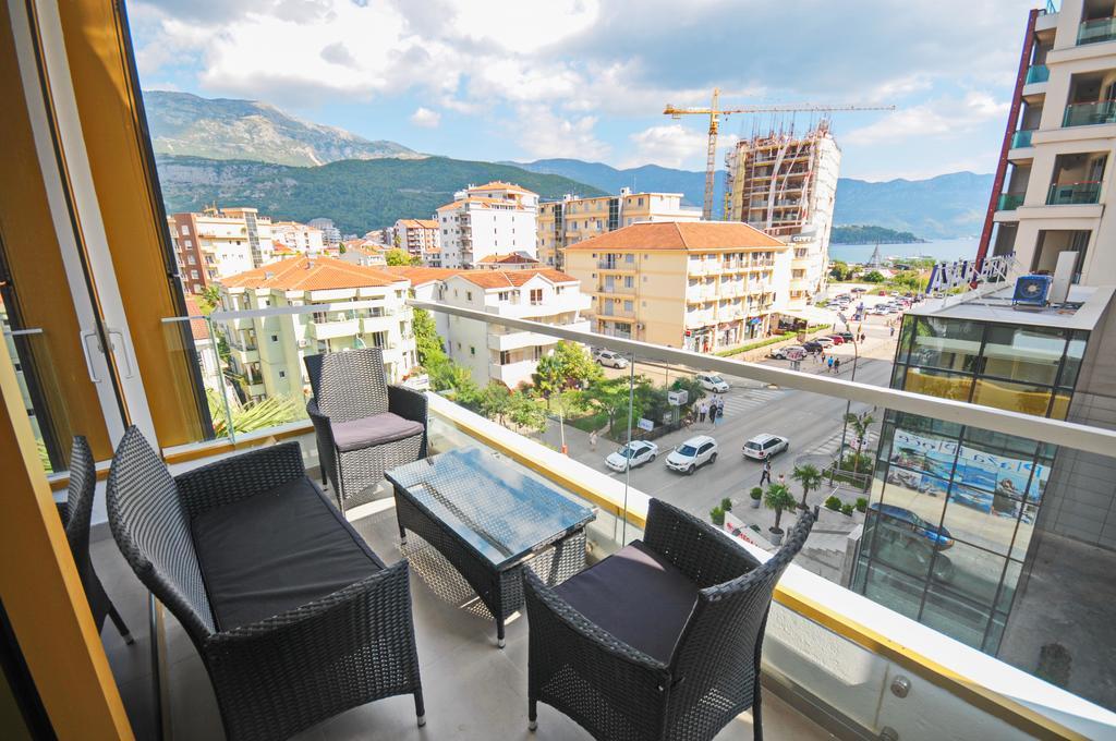 Sea Breeze Lux Apartments Будва Екстер'єр фото