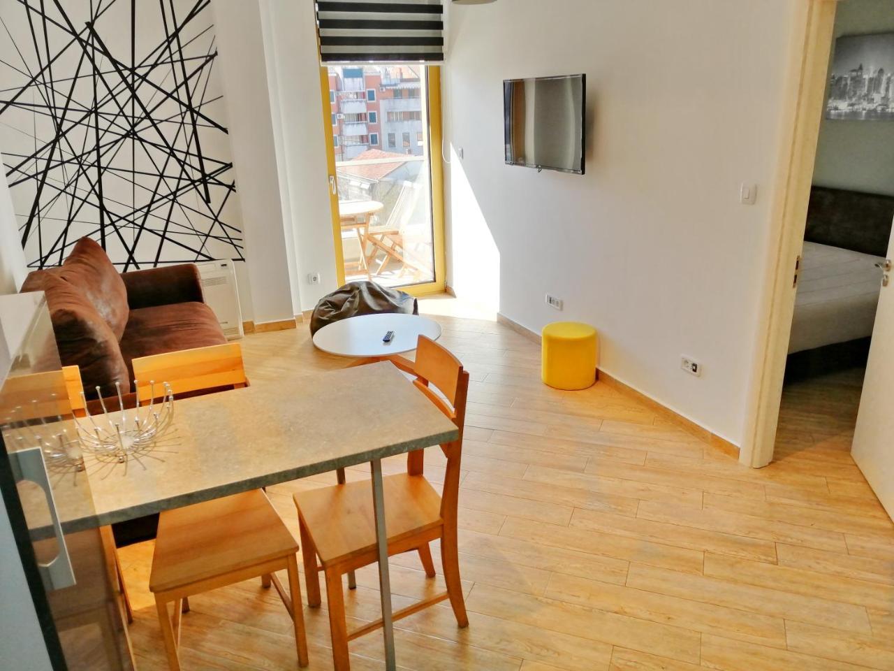 Sea Breeze Lux Apartments Будва Екстер'єр фото