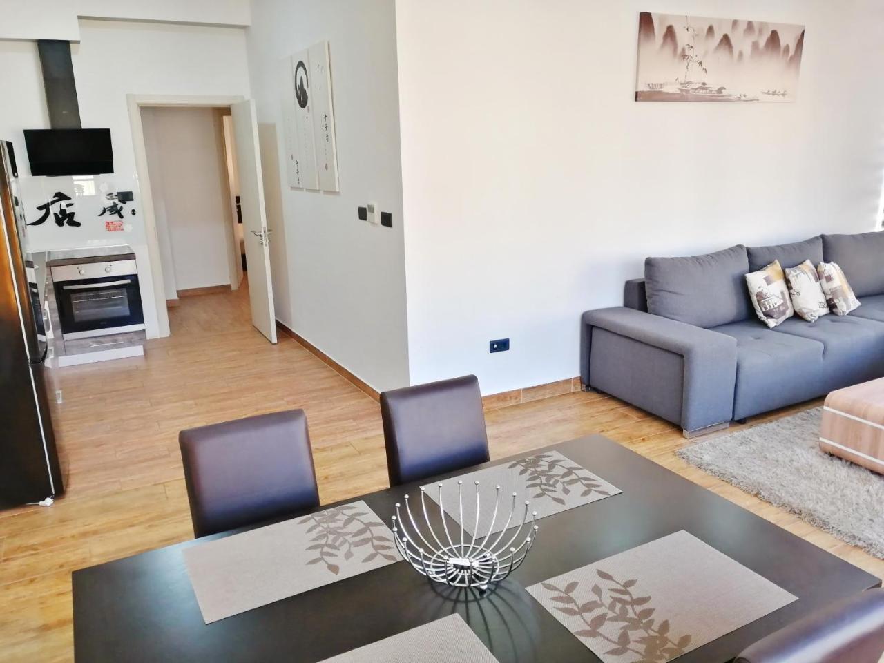 Sea Breeze Lux Apartments Будва Екстер'єр фото