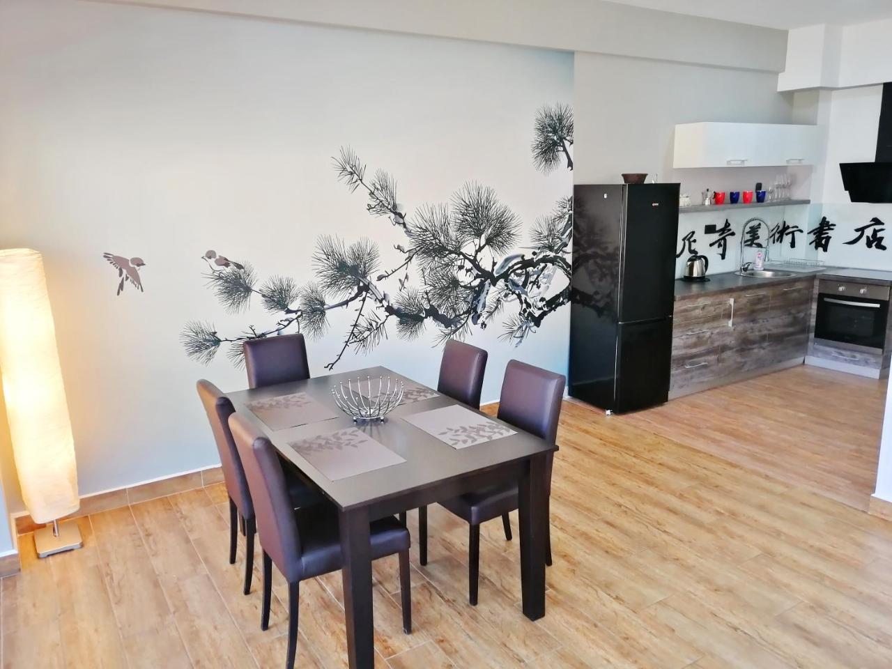 Sea Breeze Lux Apartments Будва Екстер'єр фото