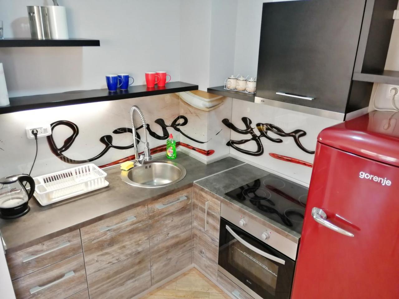 Sea Breeze Lux Apartments Будва Екстер'єр фото